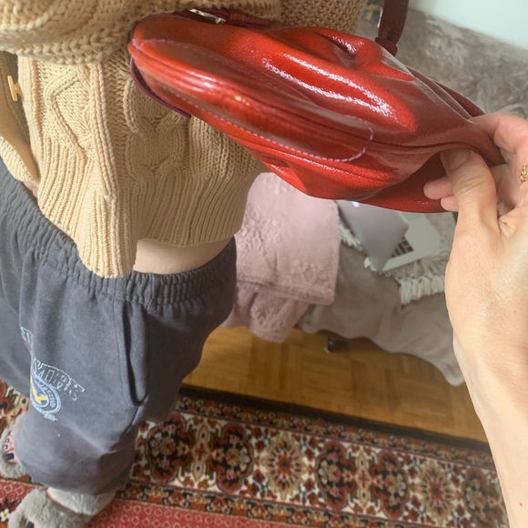 Salvatore Ferragamo Elegant Red Leather Women's Bag - Picture 5 of 8